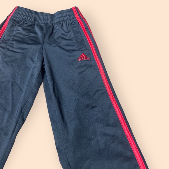 Toddler Black And Red Adidas Three Stripe Elastic Waist Track Pants Size 3T - Picture 3 of 6